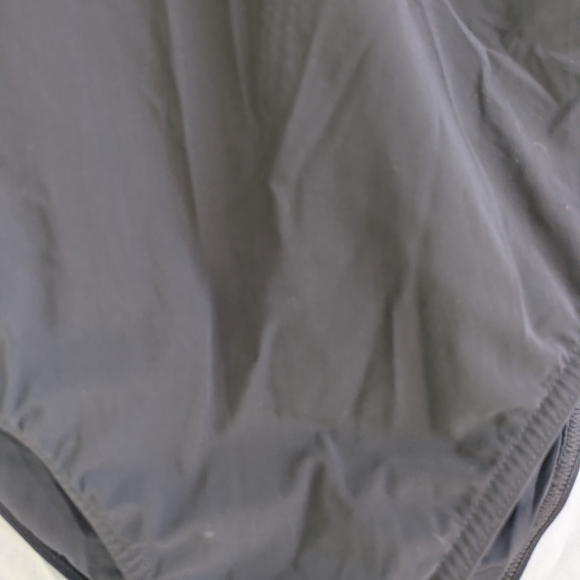 Elegant Black and White One-Shoulder Swim One Piece - Picture 6 of 10